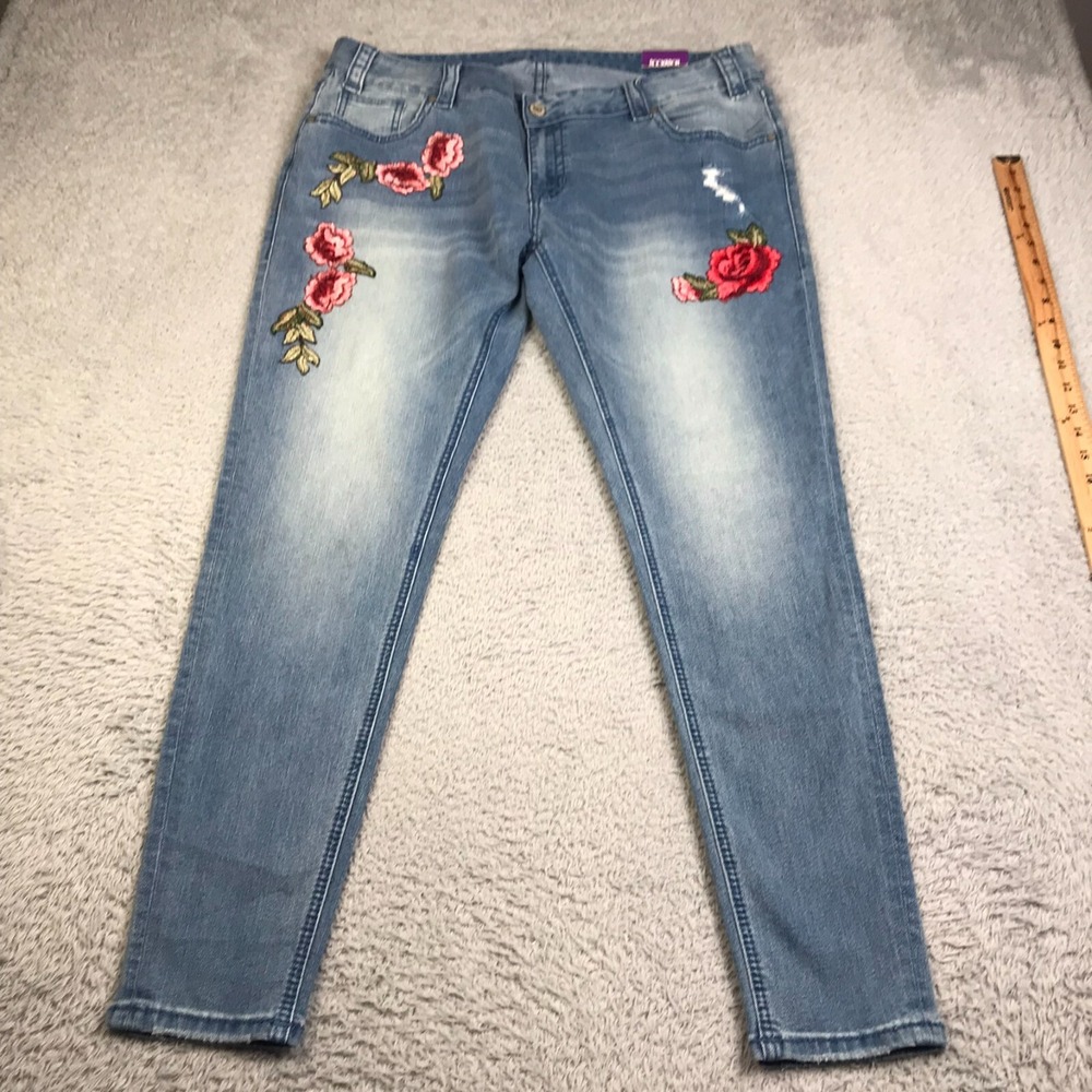 Rock & Roll Cowgirl Jeans Womens 36 Floral Embroidery Mid Rise Skinny NEW NWT